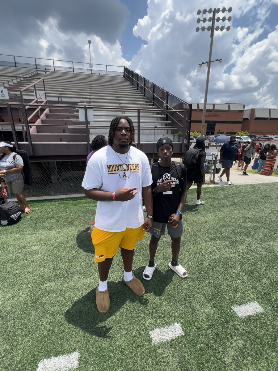 Had a great time competing at North Carolina Central today. Always a blessing to get better around  talented athletes. <a href="/NorthernFB/">Northern Knights</a> <a href="/CoachTrousdale/">Coach Jason Trousdale</a> <a href="/1CoachSmith23/">Manny Smith</a> <a href="/LilesKj/">Keith (KJ) Liles Jr ‘25</a> <a href="/CoachTOliver/">Trei Oliver</a> <a href="/CoachRichNDHS/">SRIV</a>  #NCCU #WorkWins