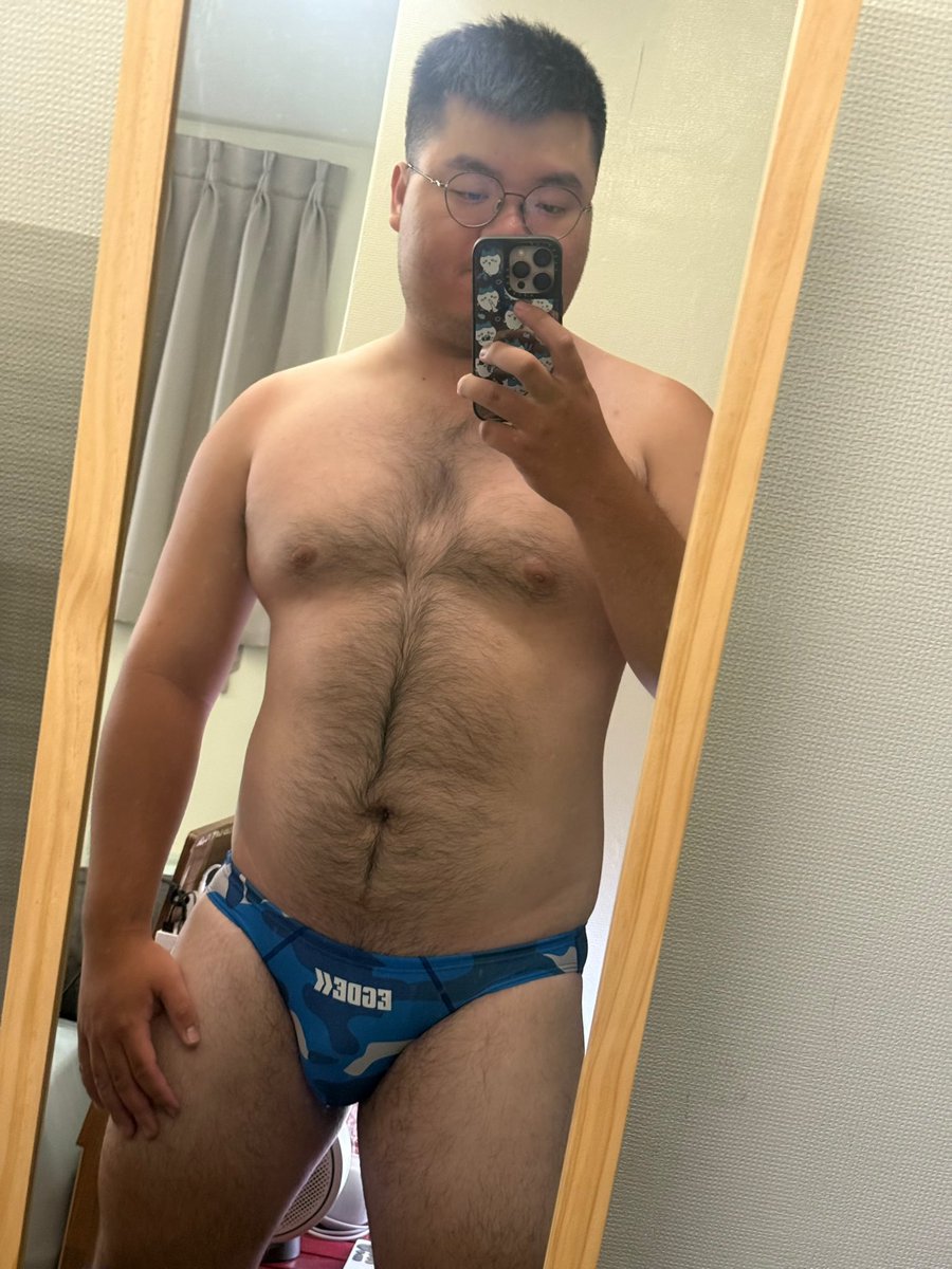 是寶寶送的泳褲😍😍