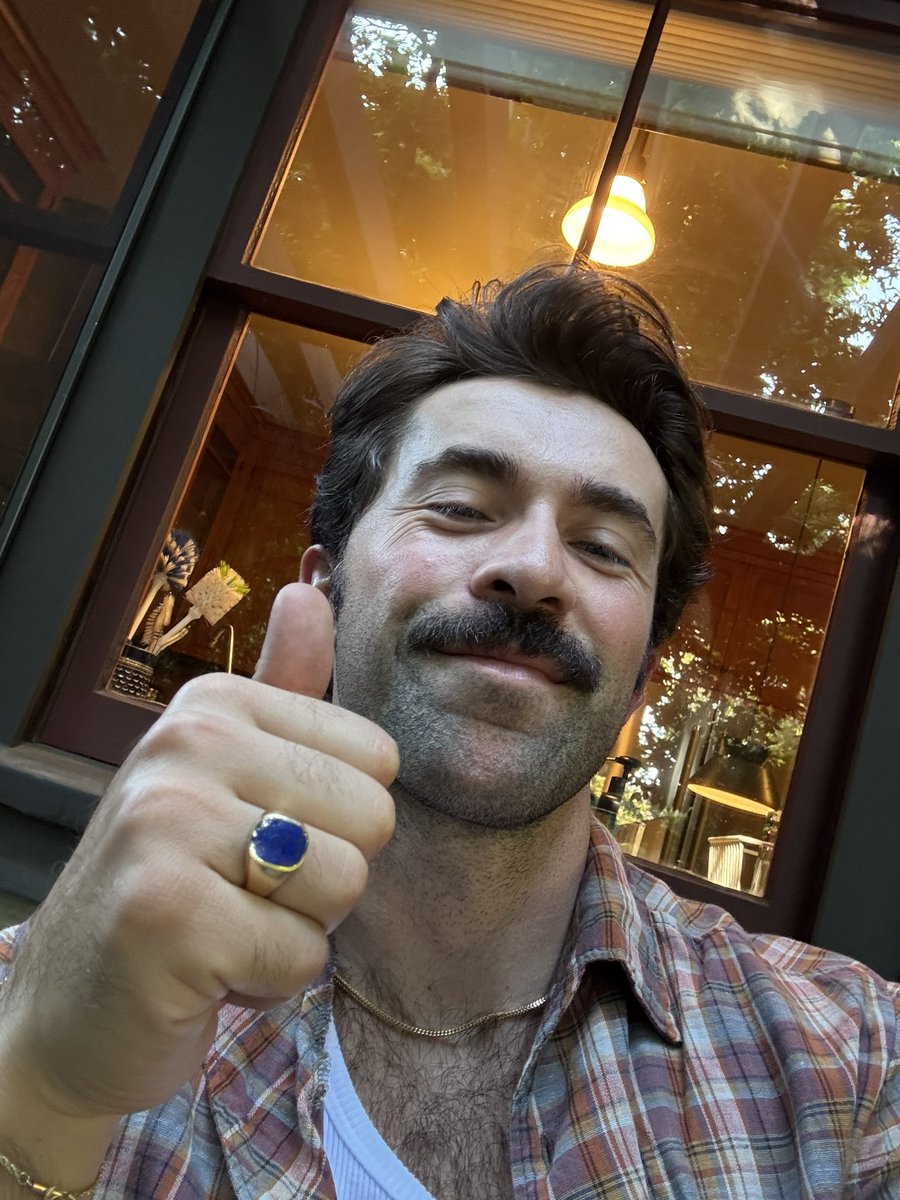 edgyalbert tweet media