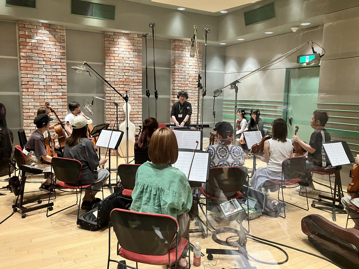 tcm_mmc's tweet image. 本学特任教授の佐藤直紀先生と山下康介先生の作品を、今野均ストリングスの皆様をお呼びして、更にプロのレコーディングスタジオのエンジニア様のもと、実際の“現場”を東京音楽大学にそのまま持ってきました❗️有意義な講座になったと思います。