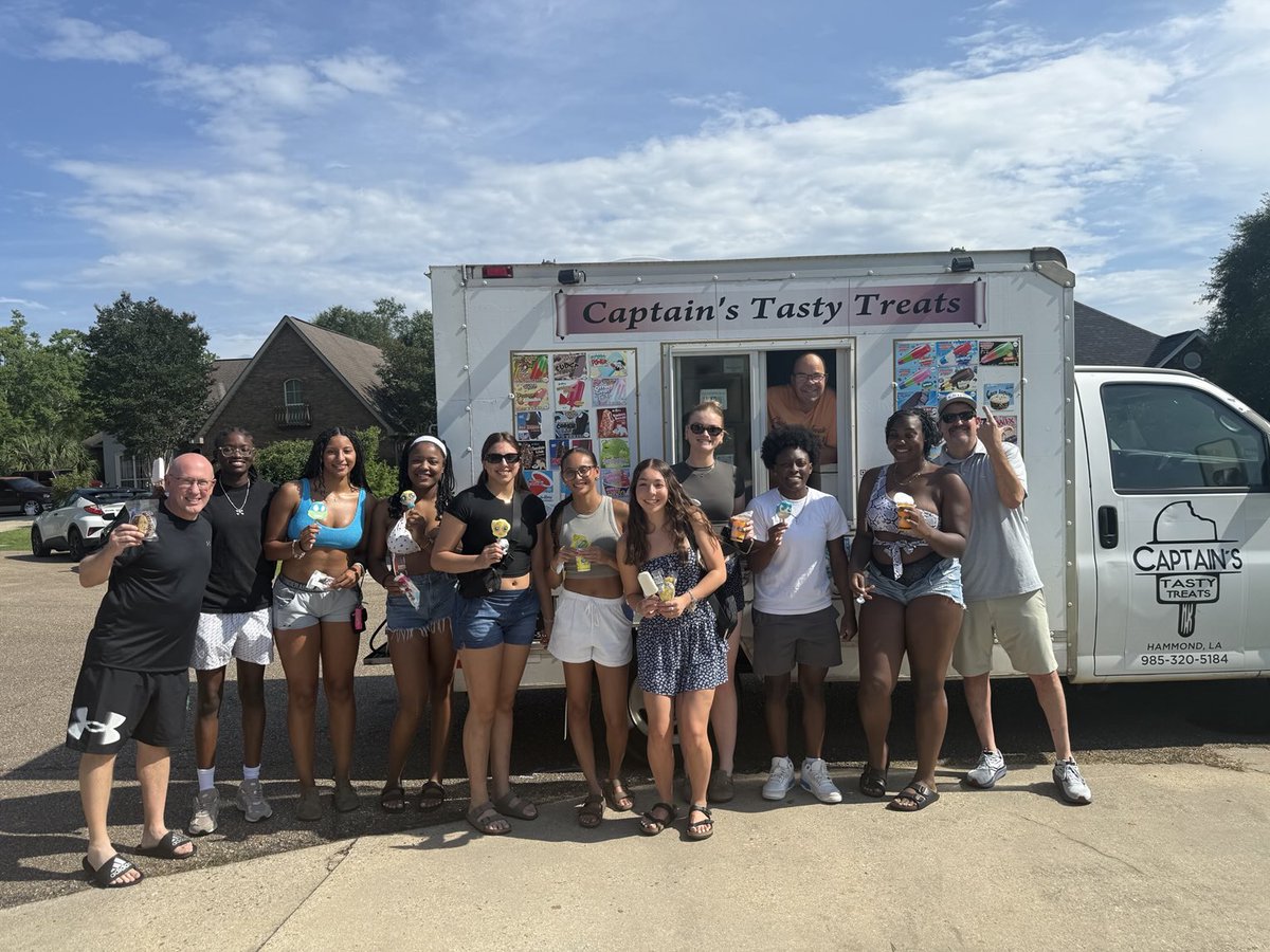 Jeff Dow (@jeffdow) on Twitter photo We had a great time having <a href="/LionUpWBB/">Southeastern Women's Basketball</a> over to the house for our 1st team get together, featuring special guest, PRIDE President Rita Bertolino. And thank you to our neighbor Seth for treating the girls to ice cream from a surprise visitor, the ice cream man, Uncle Benny! We had a great time having <a href="/LionUpWBB/">Southeastern Women's Basketball</a> over to the house for our 1st team get together, featuring special guest, PRIDE President Rita Bertolino. And thank you to our neighbor Seth for treating the girls to ice cream from a surprise visitor, the ice cream man, Uncle Benny!