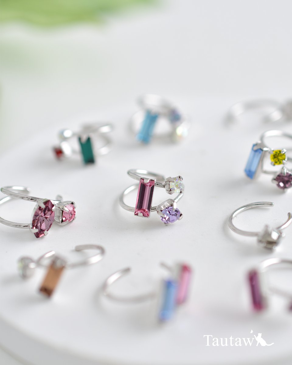 🌈Design Festa vol.61✨

【出展名】Tautaw  
【出展日】7/5-6(両日) 
【ブース】南4F R-291   

#デザフェス61リポスト 
<a href="/designfesta/">デザインフェスタ公式</a> 

ひとつひとつ丁寧にロウ付けしてお作りしたイヤーカフ。シンプルに仕上ましたがクリスタルガラスはしっかりキラリ✨していてカワイイです☺️💖

#イヤカフ