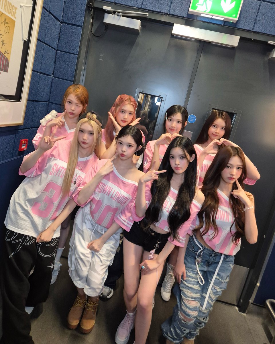 Hearts2Hearts in SMTOWN LIVE 2025 @ LONDON #Hearts2Hearts #하츠투