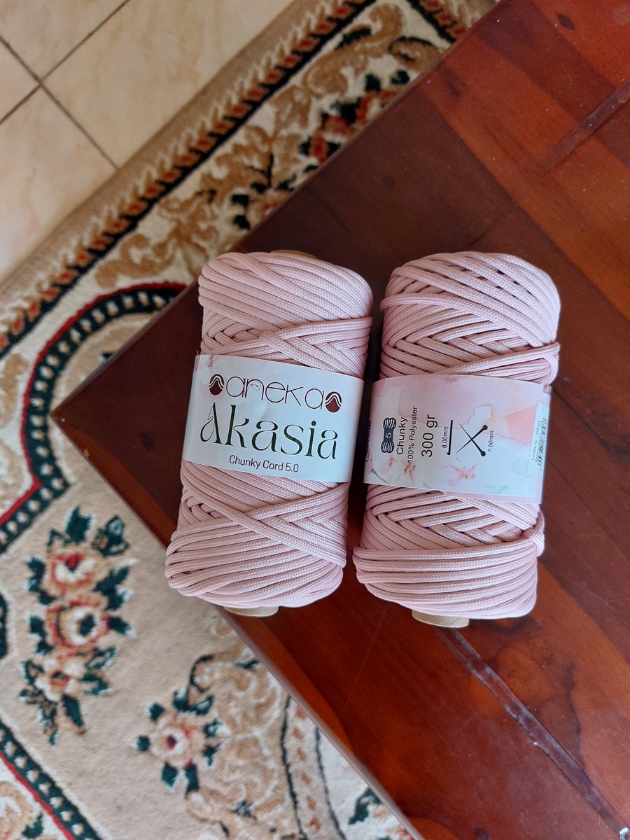 silvinkrtkas's tweet photo. Kalo biasanya beli barang utk kado diri sendiri, sekarang mau coba bikin "sesuatu" buat kado diri sendiri!!! Deg2an bakalan jadi apa engga 😂
Hakpennya masi otw karna ternyata gapunya uk yg sesuai hihi 🫶🏻 https://t.co/1Od9QzO0tt