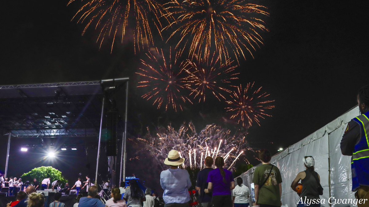Alyssa Cwanger Photography (@cwanger_alyssa) on Twitter photo The United States Army Band “Pershing’s Own” Concert and Fireworks tonight at the Delaware River Waterfront! <a href="/July4thPhilly/">Wawa Welcome America</a> <a href="/theusarmyband/">The U.S. Army Band “Pershing’s Own”</a> <a href="/penns_landing/">Penn's Landing</a> <a href="/DelRiverWfront/">Delaware River Waterfront</a> <a href="/visitphilly/">Visit Philly</a> <a href="/6abcWeather/">6abcWeather</a> <a href="/Brittany_Boyer/">Brittany Boyer</a> <a href="/PaytonDomschke/">Payton Domschke</a> <a href="/discoverPHL/">discoverPHL</a> <a href="/OldCityDistrict/">Old City Philly</a> <a href="/Wawa/">Wawa</a> <a href="/CanonUSA/">CanonUSA</a> The United States Army Band “Pershing’s Own” Concert and Fireworks tonight at the Delaware River Waterfront! <a href="/July4thPhilly/">Wawa Welcome America</a> <a href="/theusarmyband/">The U.S. Army Band “Pershing’s Own”</a> <a href="/penns_landing/">Penn's Landing</a> <a href="/DelRiverWfront/">Delaware River Waterfront</a> <a href="/visitphilly/">Visit Philly</a> <a href="/6abcWeather/">6abcWeather</a> <a href="/Brittany_Boyer/">Brittany Boyer</a> <a href="/PaytonDomschke/">Payton Domschke</a> <a href="/discoverPHL/">discoverPHL</a> <a href="/OldCityDistrict/">Old City Philly</a> <a href="/Wawa/">Wawa</a> <a href="/CanonUSA/">CanonUSA</a>
