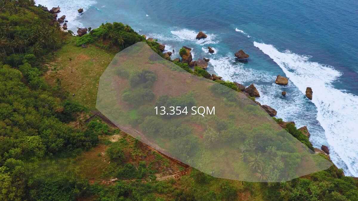 balicasa's tweet image. Cliff front land for sale in South/West Sumba – 1.3 hectares of ocean views. Perfect for a resort, hotel, or private villa. Freehold title. IDR 4B (~USD 250K). 🌊🌿
 👉 indocasa-properties.com/sumba/south-su…
#Sumba #IndonesiaRealEstate #CliffView #Investments