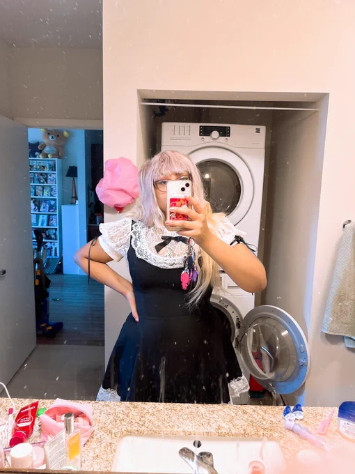 Gonna dye my hair soon ..! Maybe just do another half and half ¯\_(ツ)_/¯