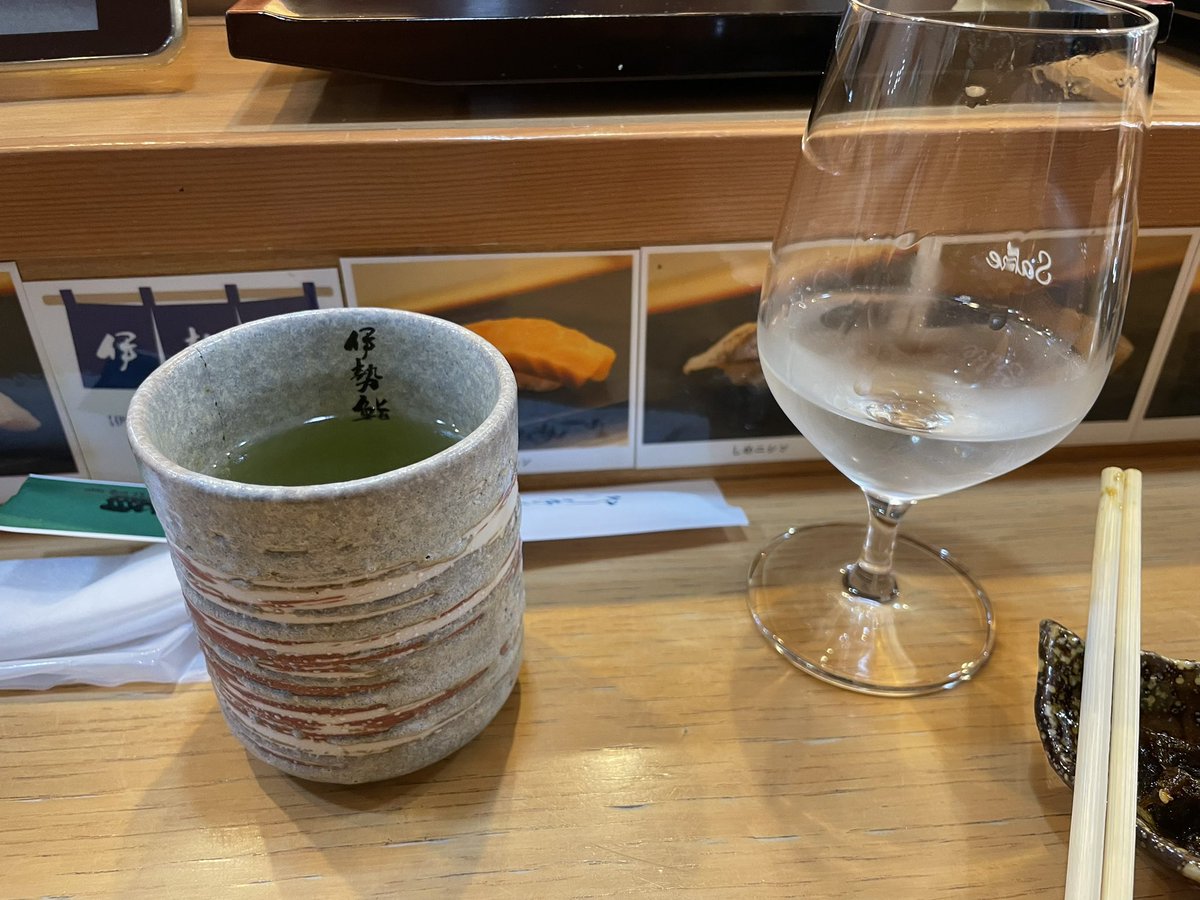 dko_dc5's tweet photo. たるおでしーすー
(小樽で寿司食べた) https://t.co/VU0in3R6kB