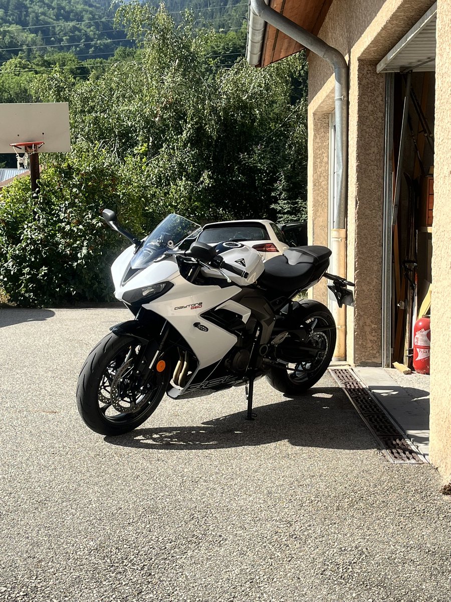 M8 Robii tweet media