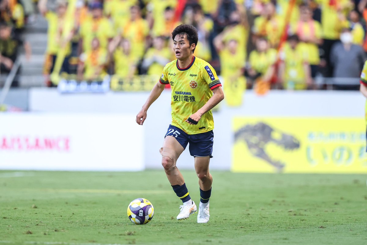 Giravanz_staff's tweet photo. 🟡 #坪郷来紀 選手 🔴
トップチーム昇格3年目に掴んだ、Jリーグ初スタメン！

これからも北九州とともに！！🤝

#ギラヴァンツ北九州 https://t.co/FNb2qomTnZ