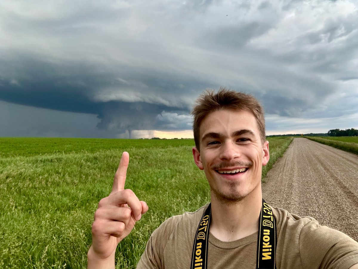 ogarrah5's tweet photo. What a crazy day. Capturing the lifecycle of a photogenic tornado via timelapse has been a dream of mine for over 5 years, and boy oh boy did that dream come true today. Many hours of editing are ahead, but for now, some phone grabs will have to do! #sdwx #mnwx #tornado https://t.co/AJag54odCo