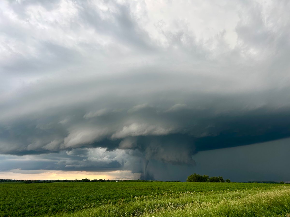 ogarrah5's tweet photo. What a crazy day. Capturing the lifecycle of a photogenic tornado via timelapse has been a dream of mine for over 5 years, and boy oh boy did that dream come true today. Many hours of editing are ahead, but for now, some phone grabs will have to do! #sdwx #mnwx #tornado https://t.co/AJag54odCo
