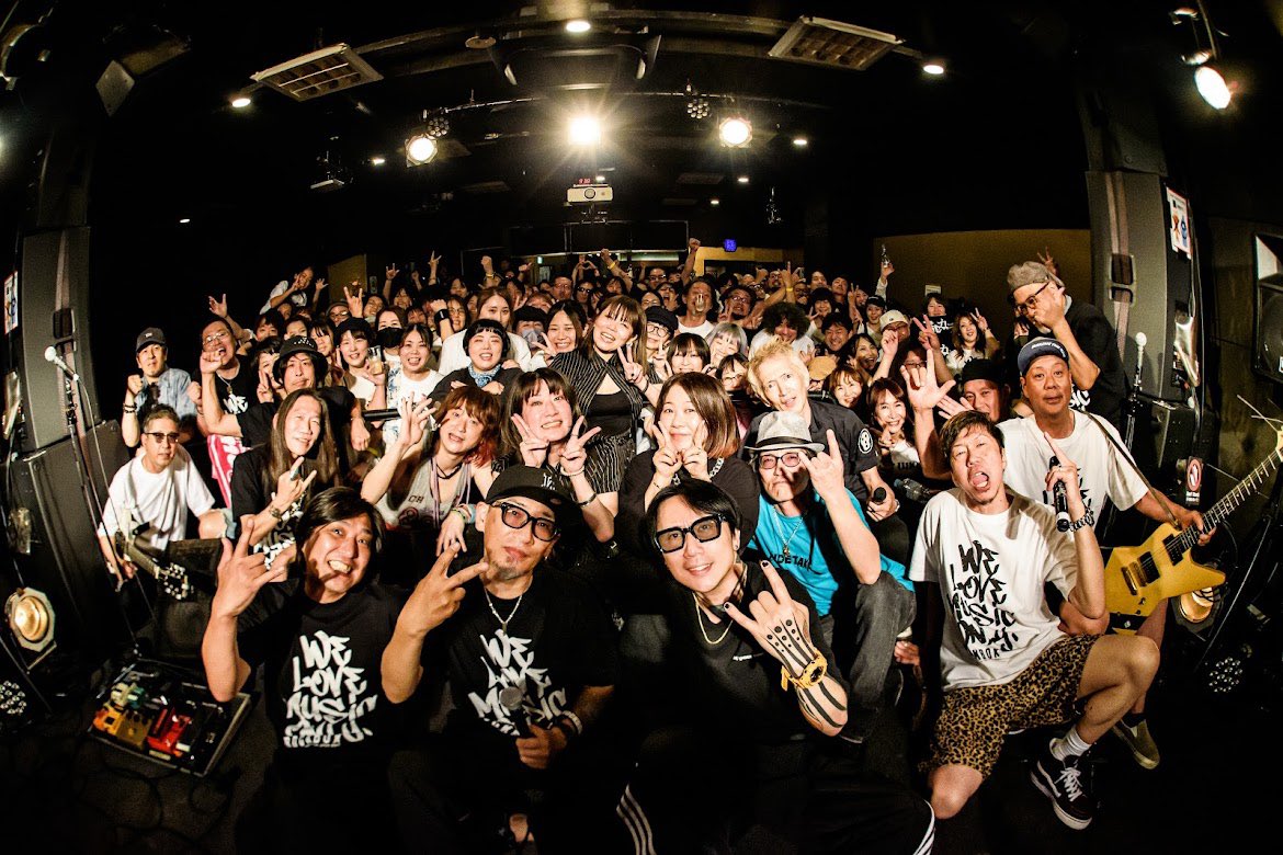 WeLoveMusicOnly's tweet photo. ROCKBOX 25th ANNIVERSRY
2025.06.28浅草Gold Sounds

お集まりの皆さん出演者の皆さんGold Soundsスタッフの皆さん！ありがとうございました！大盛況のうちに幕を閉じる事が出来ました。簡単な言葉では感謝しきれないほど最高の夜でした！！
We Love Music Only,ROCKBOX最高です！
続きは2年後✌️ https://t.co/ASOY4Z1Zbb