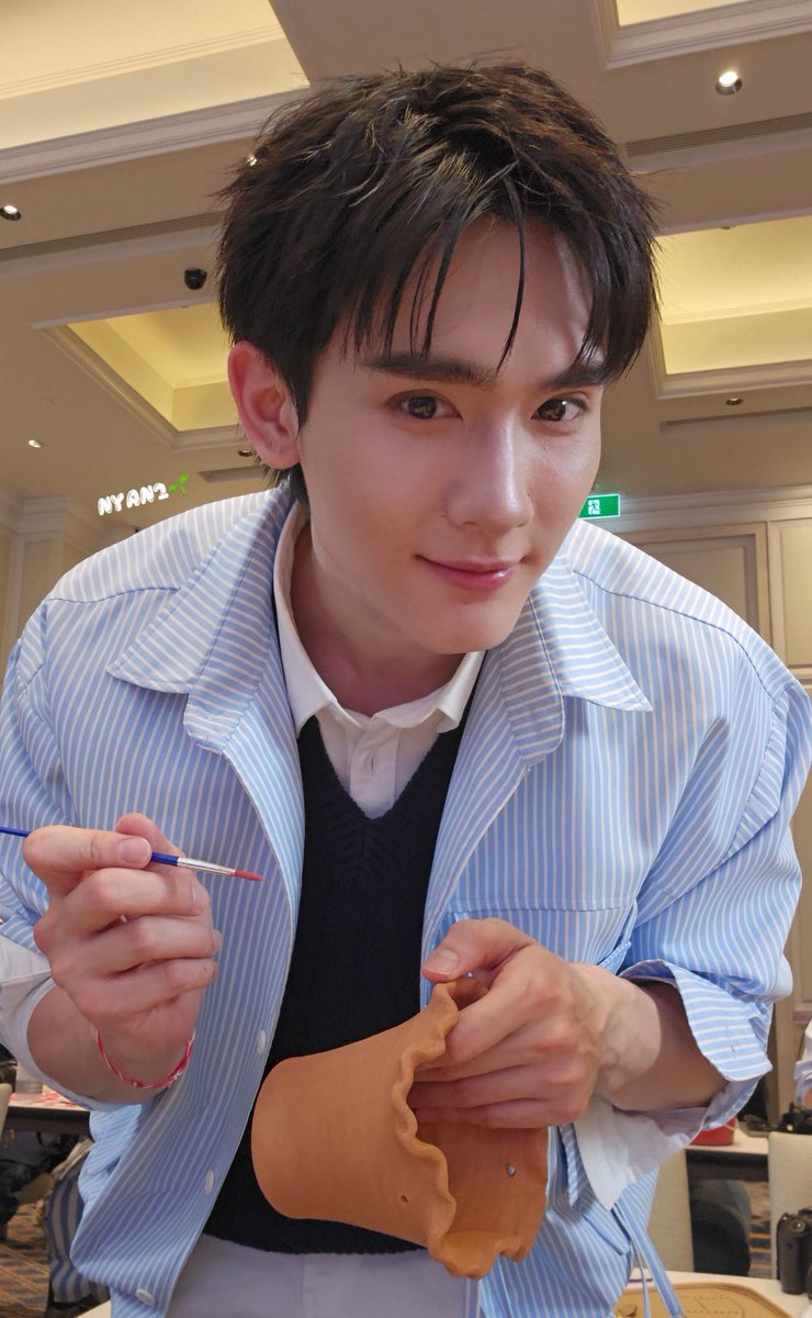 msclear27's tweet image. แววตาเจ้าชู้มันทำยังไง แบบนี้ป่ะ

BOOK X MAMI LOVELYTIME
#MAMIXBOOK
@kasibook #kasibook