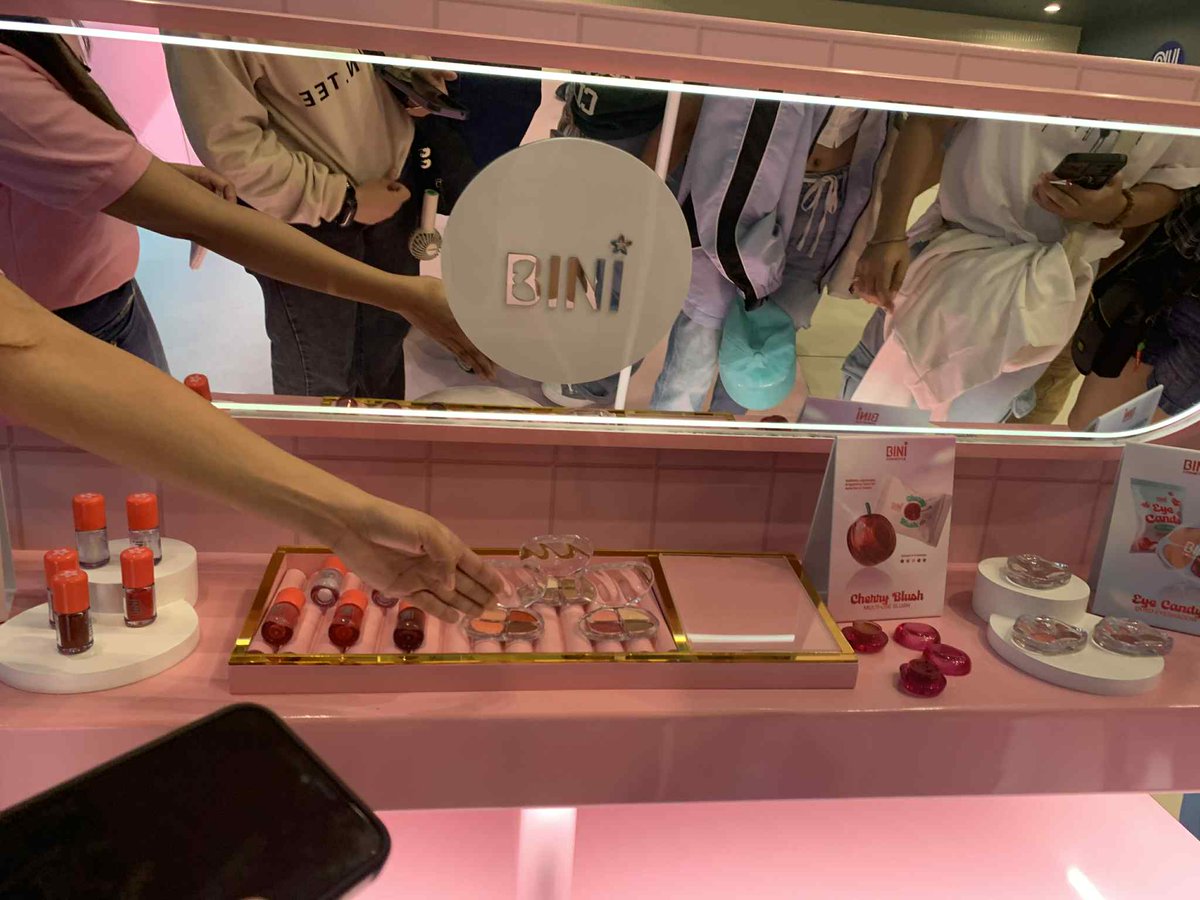 BINI COSMETICS WOOOWWW

WELCOME HOME BINI

#BINI_HomeComingFanMeet #BINI
