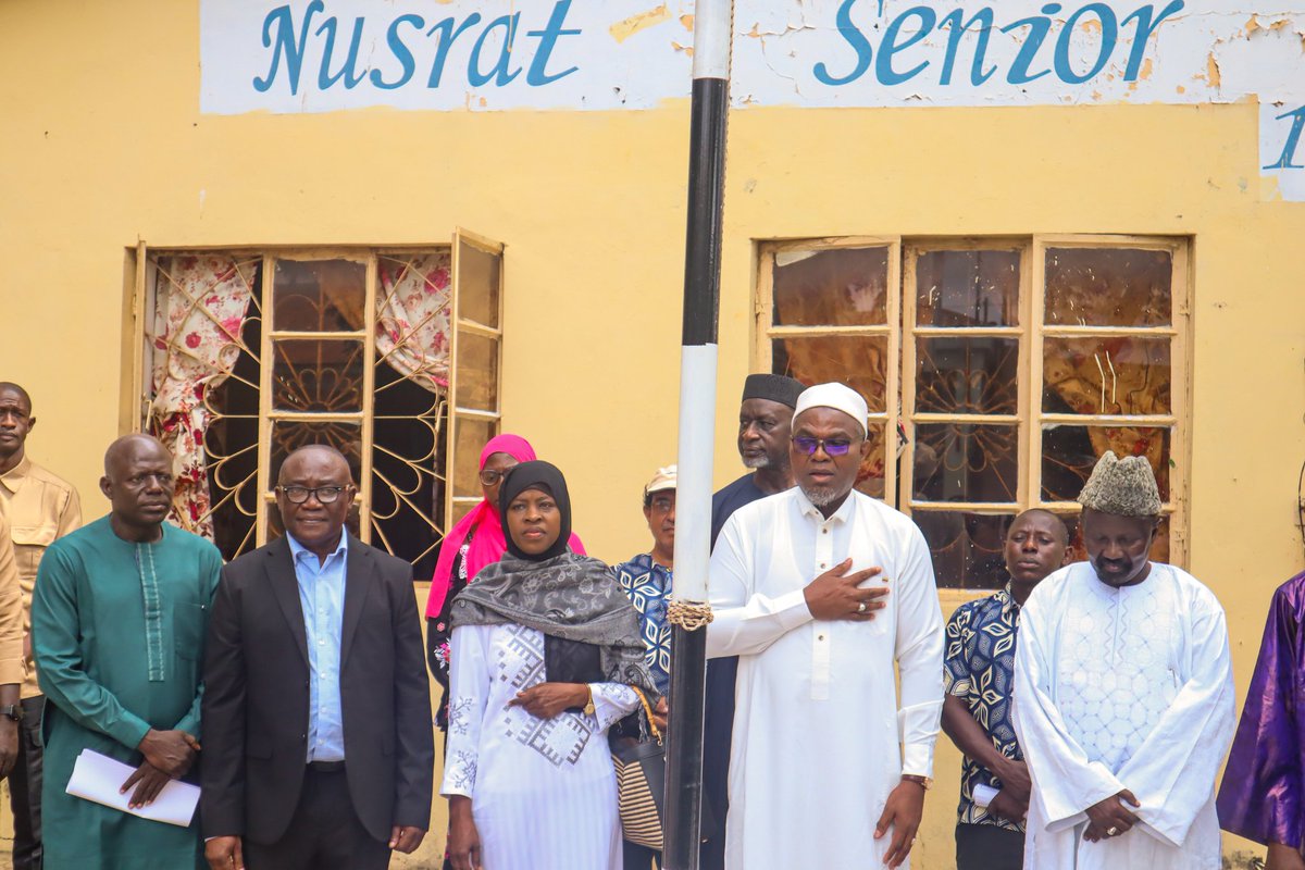 Celebrating academic excellence!
VP Mohammed BS Jallow was honoured as Chief Guest at Nusrat Senior Secondary School’s Class of 2025 graduation.

He hailed the graduates as future leaders and pledged continued gov’t support for youth empowerment.

#NusratGraduation2025 #VPJallow