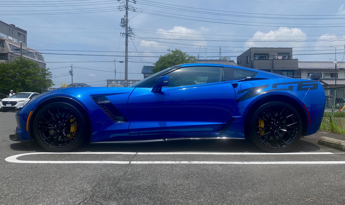 kiryu_corvette's tweet photo. シボレー コルベット C7 ZO6納車されました✨

絶対に譲れない組み合わせ
コンペティションシート×アルカンターラ内装個体を見つけて即決👐

念願のV8スーパーチャージャーを思う存分楽しみます💪
FRで659馬力とかバケモンすぎて扱い切れませんが笑

今後も妻のC5共々、車重問わず仲良くしてください🙇‍♂️ https://t.co/oaCVy4p3Cf
