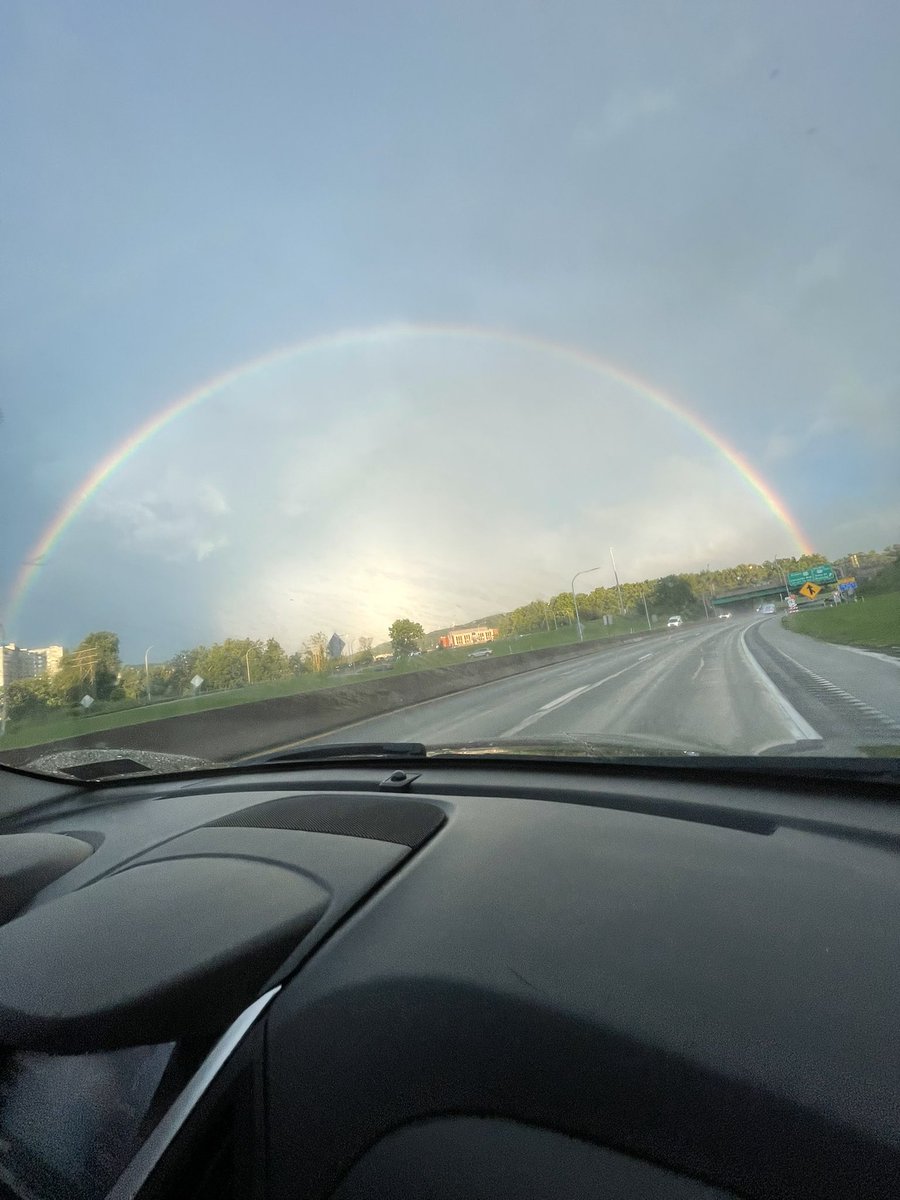 user000000666's tweet image. wild hometown rainbow today