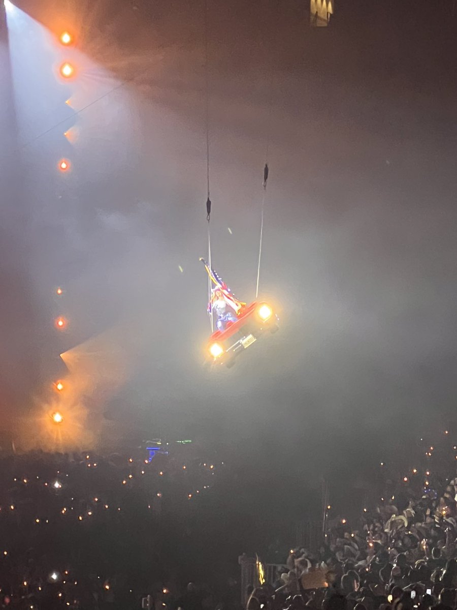 Not Houston bout to drop Beyonce 😩 #CowboyCarterTour