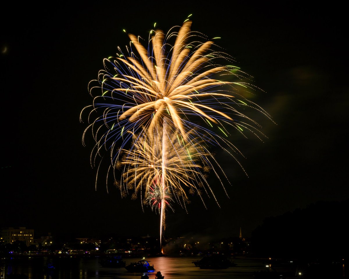 Middletown, Ct. Fireworks, love me some fireworks IV