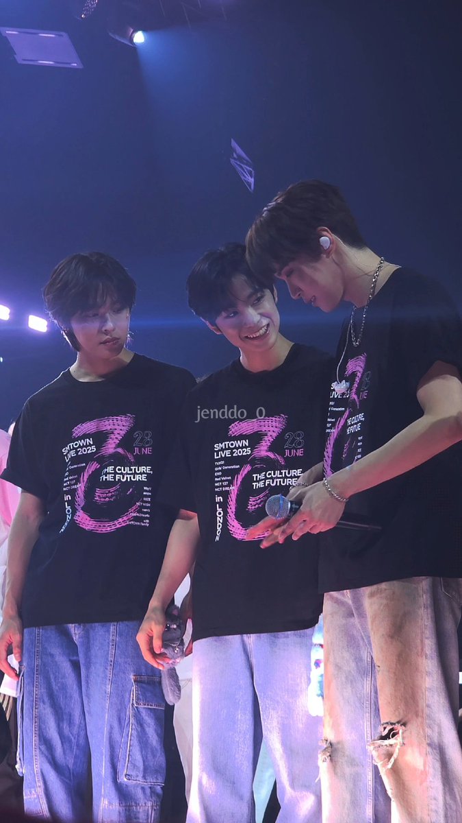 jenddo_0's tweet photo. 250628 SMTOWN in London 도영이 형아를 바라보는 부힛 우시
#도영 #DOYOUNG #유우시 #YUSHI #리쿠 #RIKU #SMTOWN_LIVE_LONDON https://t.co/exIgPSfWRg