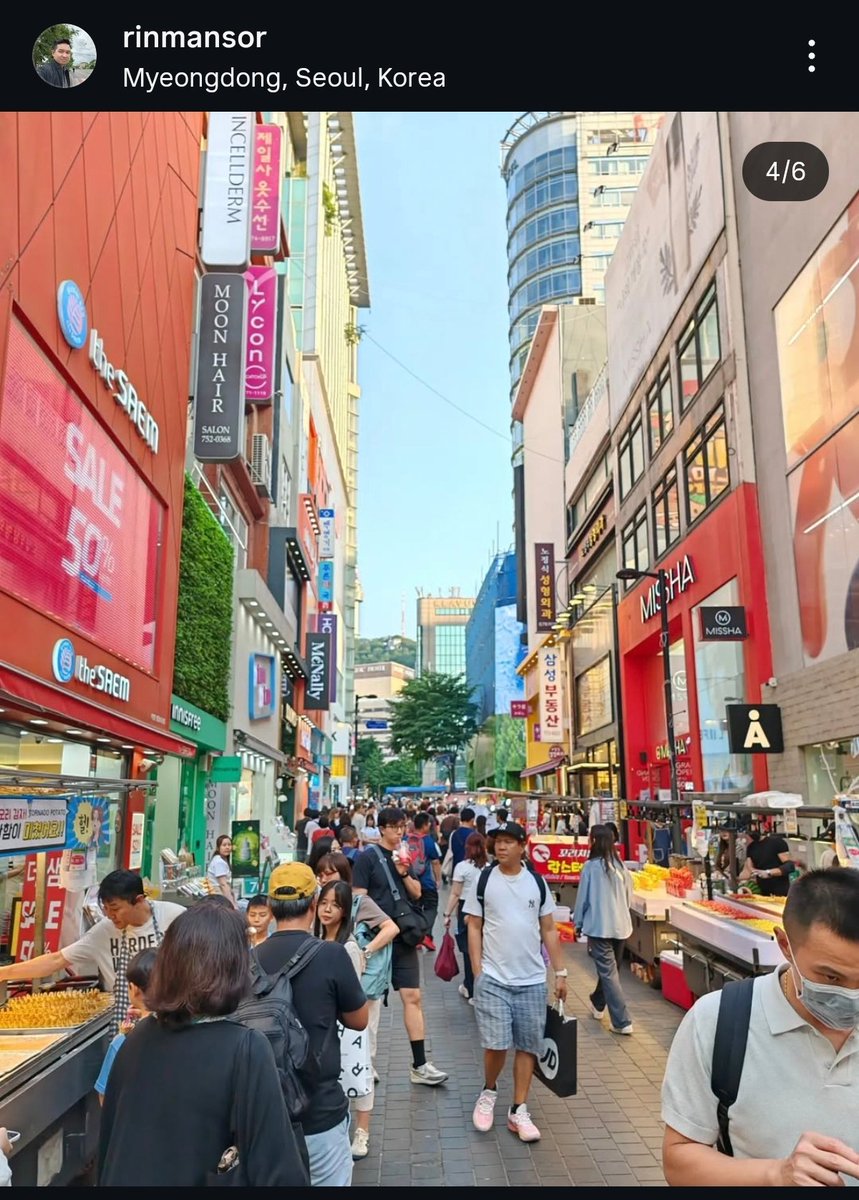 Ex Msian in Korea here

Lets stop demonising street food stalls. Pedestrians dont use a lot of space like car parking

Seoul Metro Gov selalu tutup jalan aroun Chonggyechon for food events. Student Msia pun jual sate sini

Myeongdong street food is an important part of the street