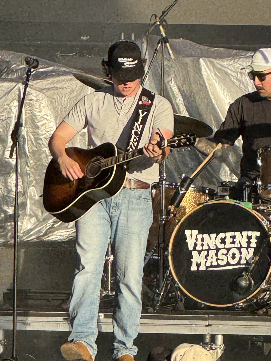 JasonDowneyBOE's tweet photo. Great show tonight in Macon!! .@ParkerMcCollum .@VincentMason_ &amp; .@coreysmithmusic - great show tonight! #BurnItDown 🔥 https://t.co/j4yrcD4ABh