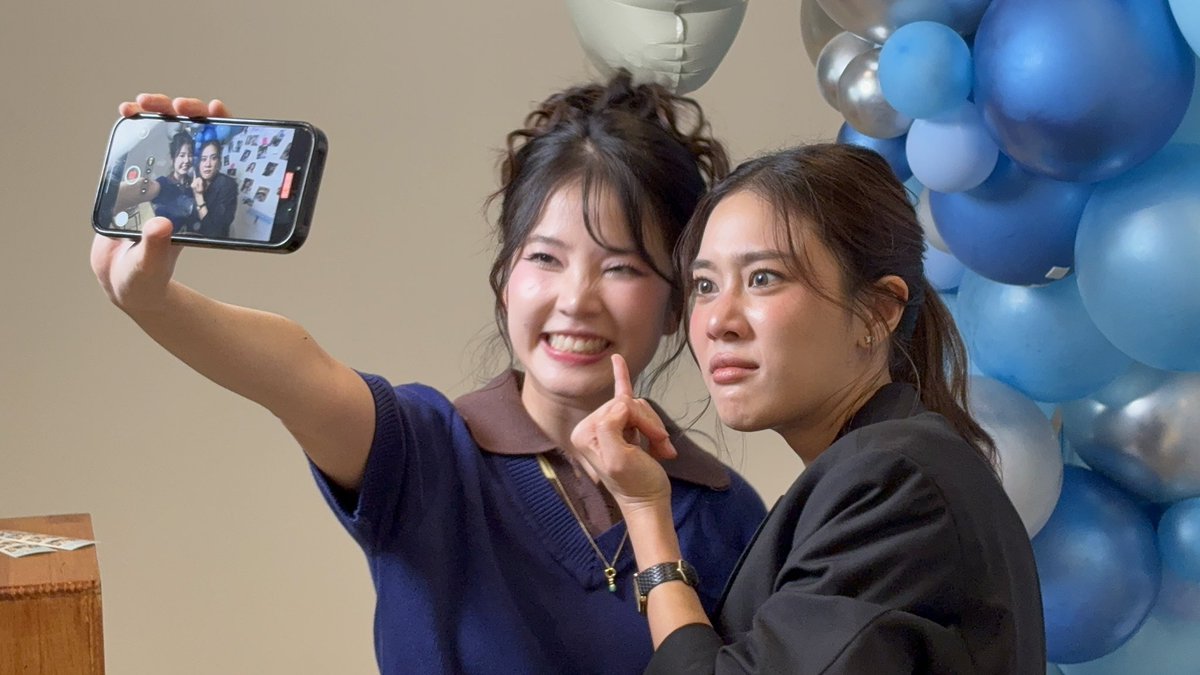 ดาวก้อย..เอ้ยย!! ฝนเบลล์เค้ามาทำอะไรกันนะ

FAN MEETING FON SANANTHACHAT
#Sananthachat #kemisarabelle
#SananBdayMeet2025