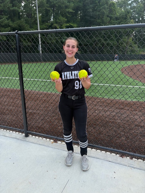agsoftball98's tweet image. Day ✌️ at the @DCEliteSoftball Stars Over Alabama Showcase = 🔥
@AM09Chapman picked up 2 big wins, including a 5-HR game. I hit 2 HR's (solo shots) in the same game for the first time! 💣💣
We are 4-0 on the weekend and bracket play starts tomorrow at 8:30am.
📊 My weekend…