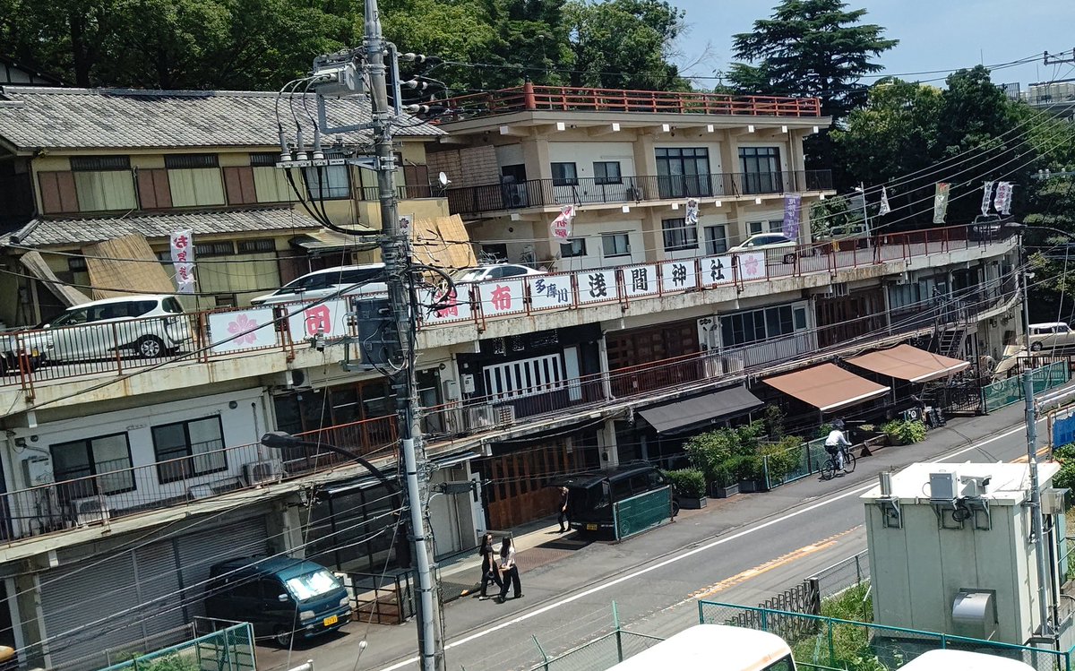 109シネマズ二子玉川で映画「君がトクベツ」を見てきました。話が分かりやすくて気軽に楽しめました。「おしりプリンプリン」を生で見れたのはちょっとうれしかったです。帰りに電車から撮った多摩川浅間神社の写真も。
#映画君がトクベツ
#君ベツ
#鬼の応援
#畑芽育
#大橋和也