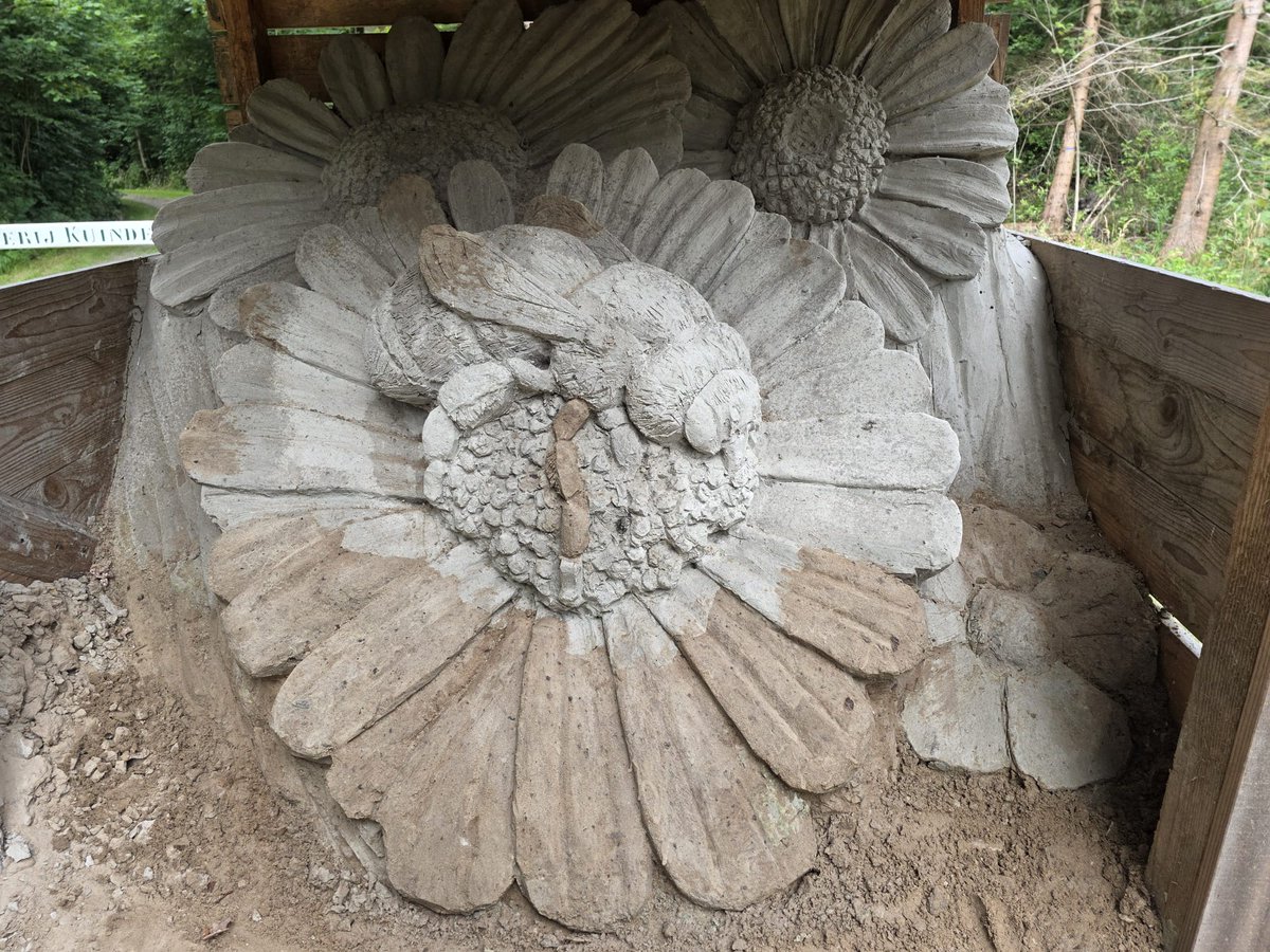 Op de zandsculpturen route in het #kuinderbos zijn alle kunstwerken hersteld. Zodat ze er tijdens <a href="/eventingflevo/">Eventing Flevoland</a> keurig bijliggen. Info over zandsculpturen <a href="/staatsbosbeheer/">Staatsbosbeheer</a>