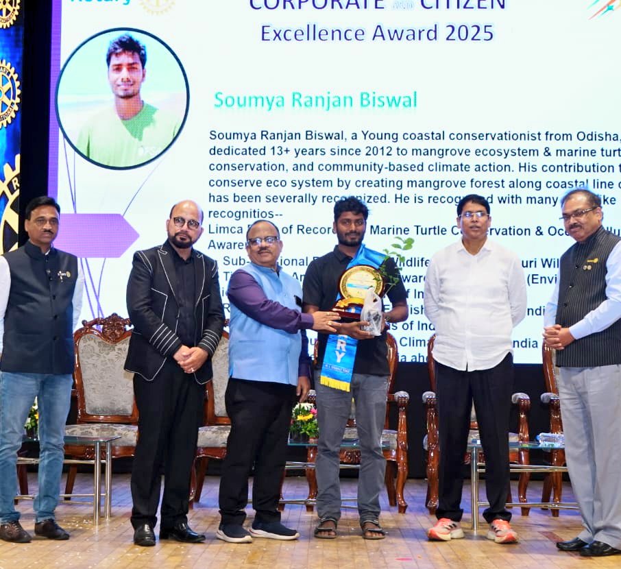 Soumya Ranjan Biswal 🇺🇳🇮🇳 (@soumyamarinewl) on Twitter photo Immensely honored to be the recipient of the 'Rotary Corporate and Citizen Excellence Award' from Rotary International (RID-3262) at Rail Auditorium, Bhubaneswar, in the presence of respected District Governor Shri. Rtn Yagyansis Mohapatra and other dignitaries.
<a href="/Rotary/">Rotary International</a> Immensely honored to be the recipient of the 'Rotary Corporate and Citizen Excellence Award' from Rotary International (RID-3262) at Rail Auditorium, Bhubaneswar, in the presence of respected District Governor Shri. Rtn Yagyansis Mohapatra and other dignitaries.
<a href="/Rotary/">Rotary International</a>