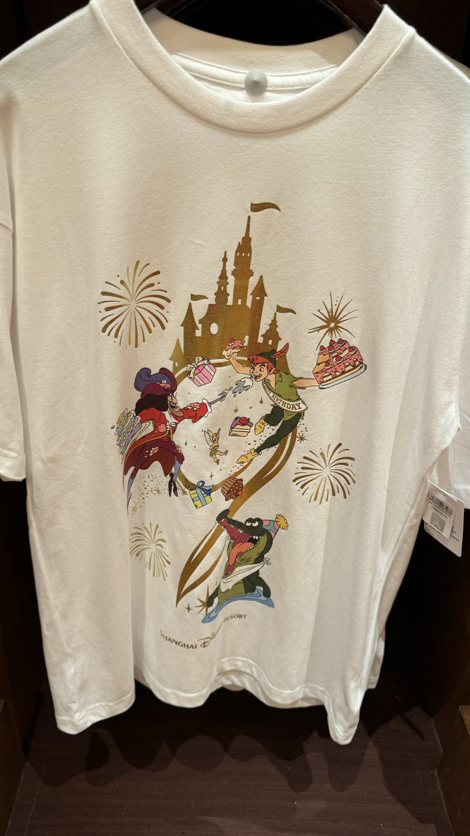 上海ディズニーTシャツ 激レア！上海ディズニーランドグランドオープン記念Tシャツ - メルカリ