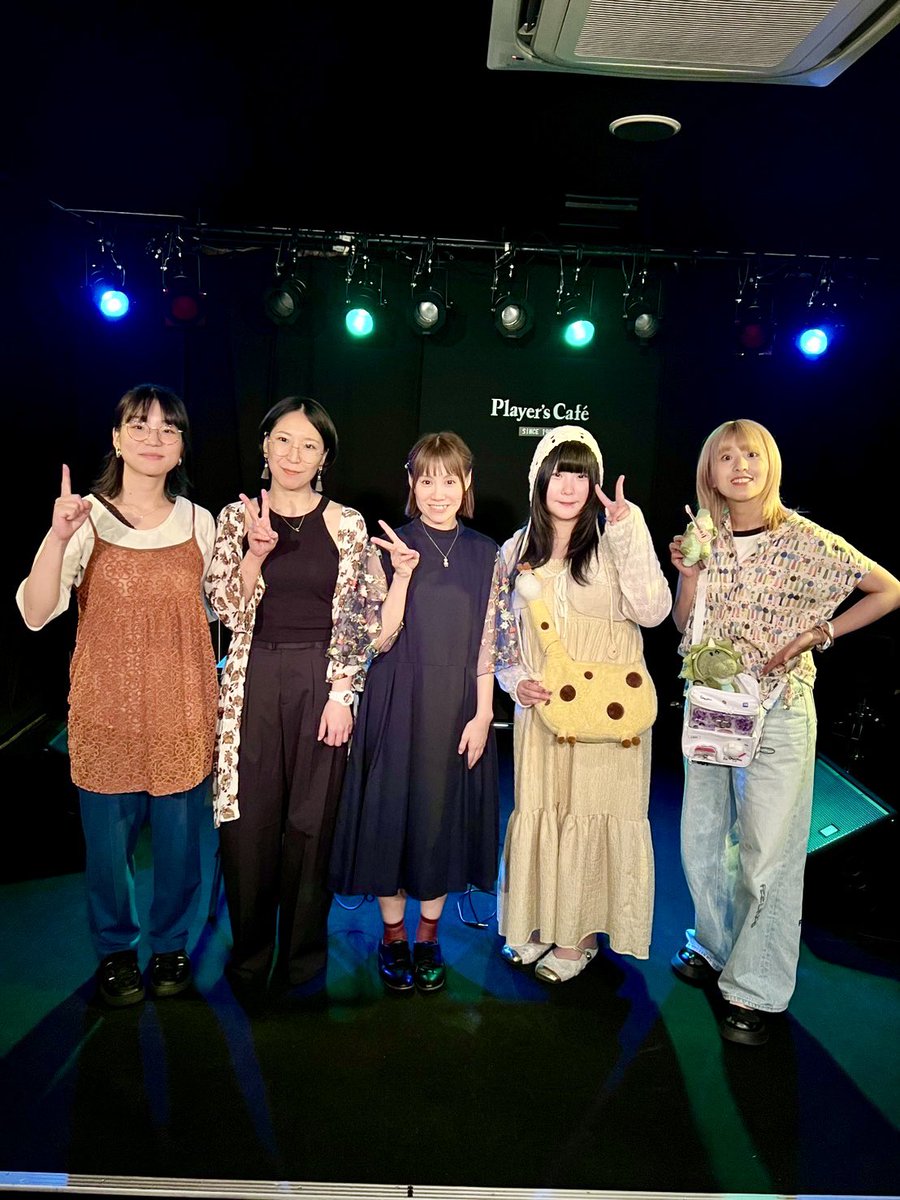 outline1's tweet photo. 2025.06.28(土)福島Player's Cafe
Sweet Music Parfait
MANAMI
キテレツまい子
Merry Shone.
CCD
晴佳（Rough Muff/n）
ご出演の皆様、ご来場くださった皆様
ありがとうございました！
いや〜〜〜とっても素敵な時間でしたね！幸せな気持ちでいっぱいでした😌 https://t.co/PZ9woTvkZt