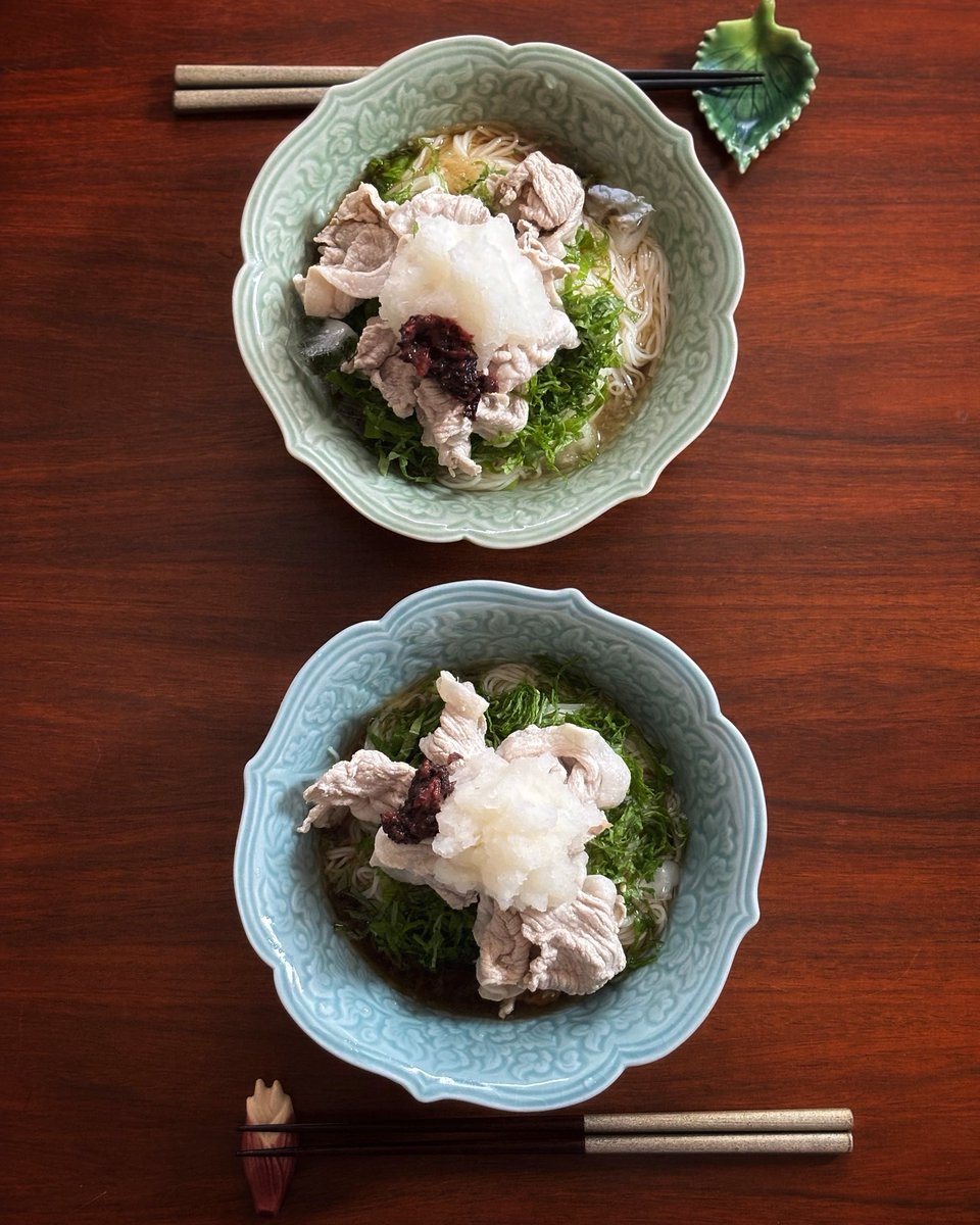 jisuisiteru's tweet photo. ベランダ菜園の大葉と杉田梅のおろし素麺
今年の夏は大葉買わない予感 https://t.co/r7r0oPZbnO