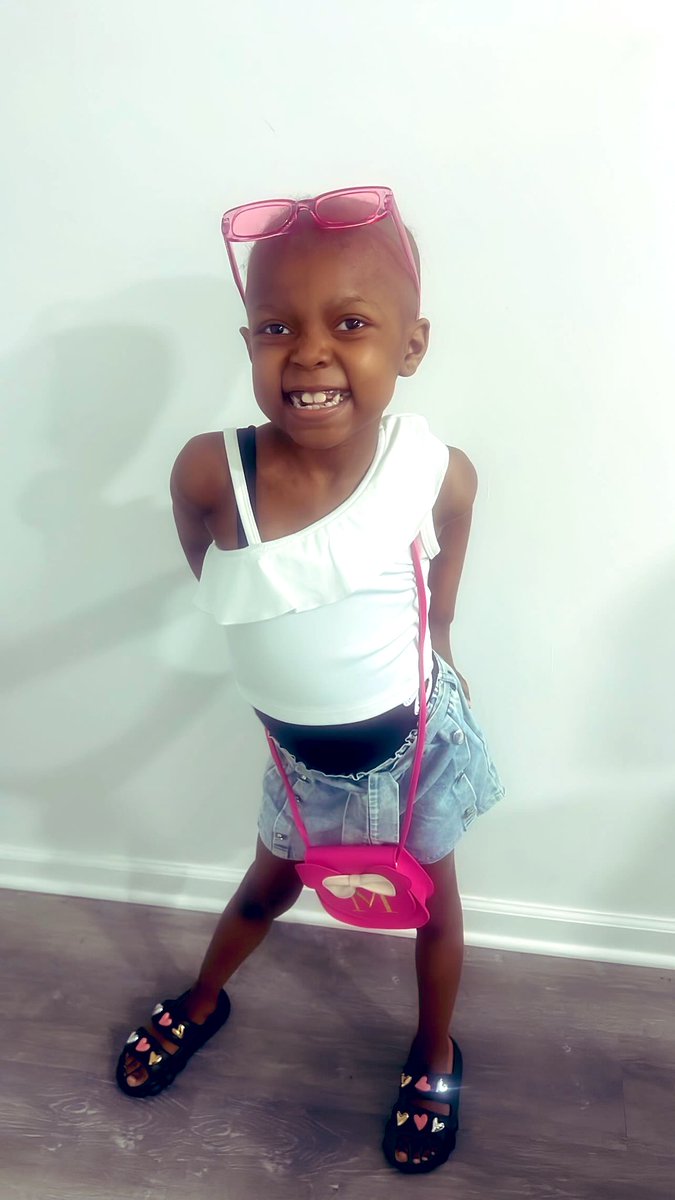__youbeenafan's tweet photo. Cancer ainโt stopping nothing birthday girl๐ #morganstrong https://t.co/UIxgUD7KhW