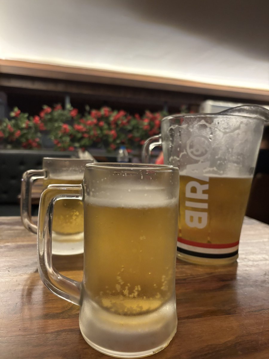 GalOutOfControl's tweet image. Too many Budweiser jugs were finished #LastNight