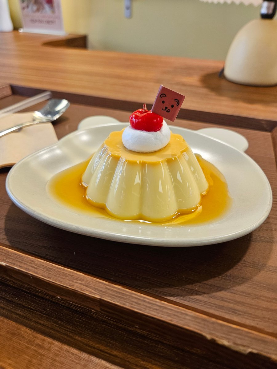 empty_2653's tweet photo. 푸딩 맛있다 https://t.co/vdqhXhI3mI