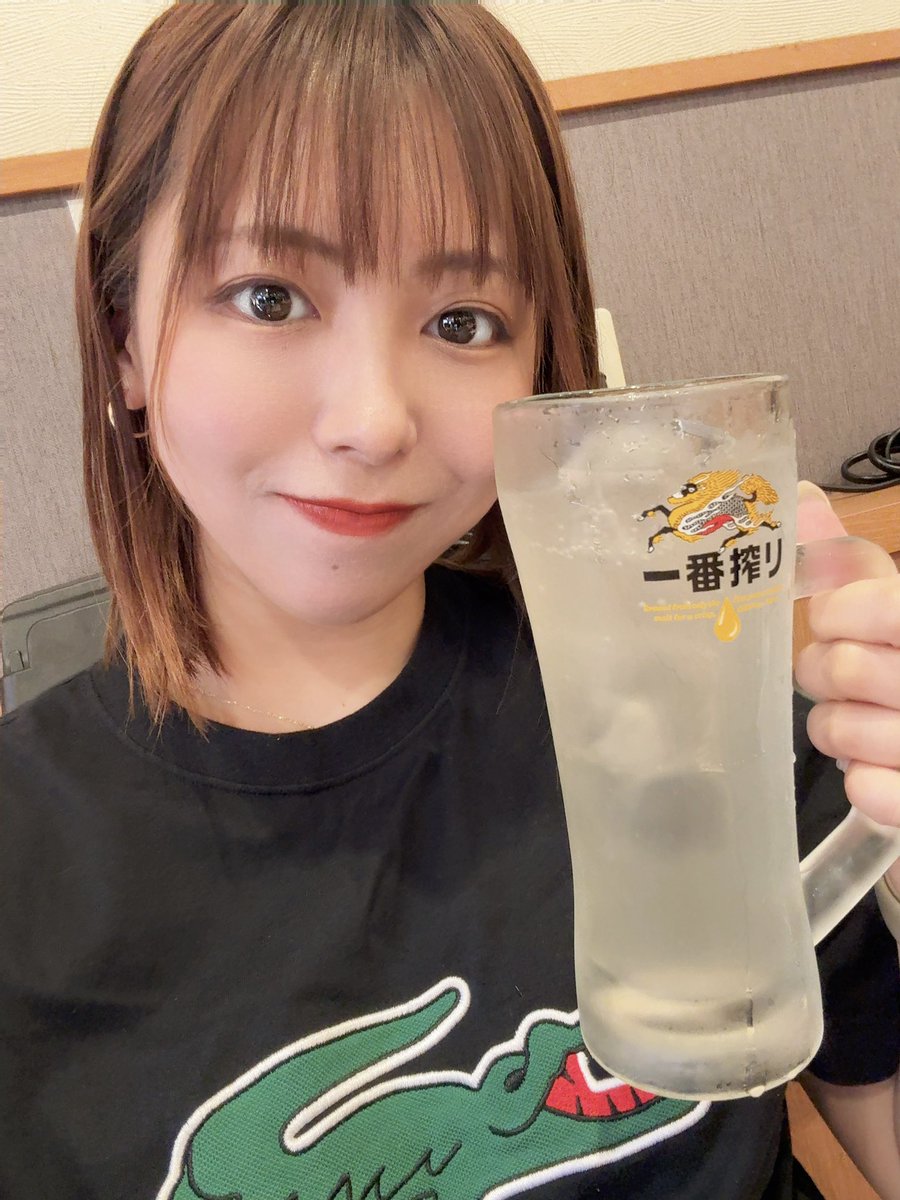 mii000288's tweet image. 初日高屋昼飲み〜🍻✨
日高屋なめてました😭
めっちゃ安くて美味しい😊
なんのメニューが1番美味しいんだろ笑