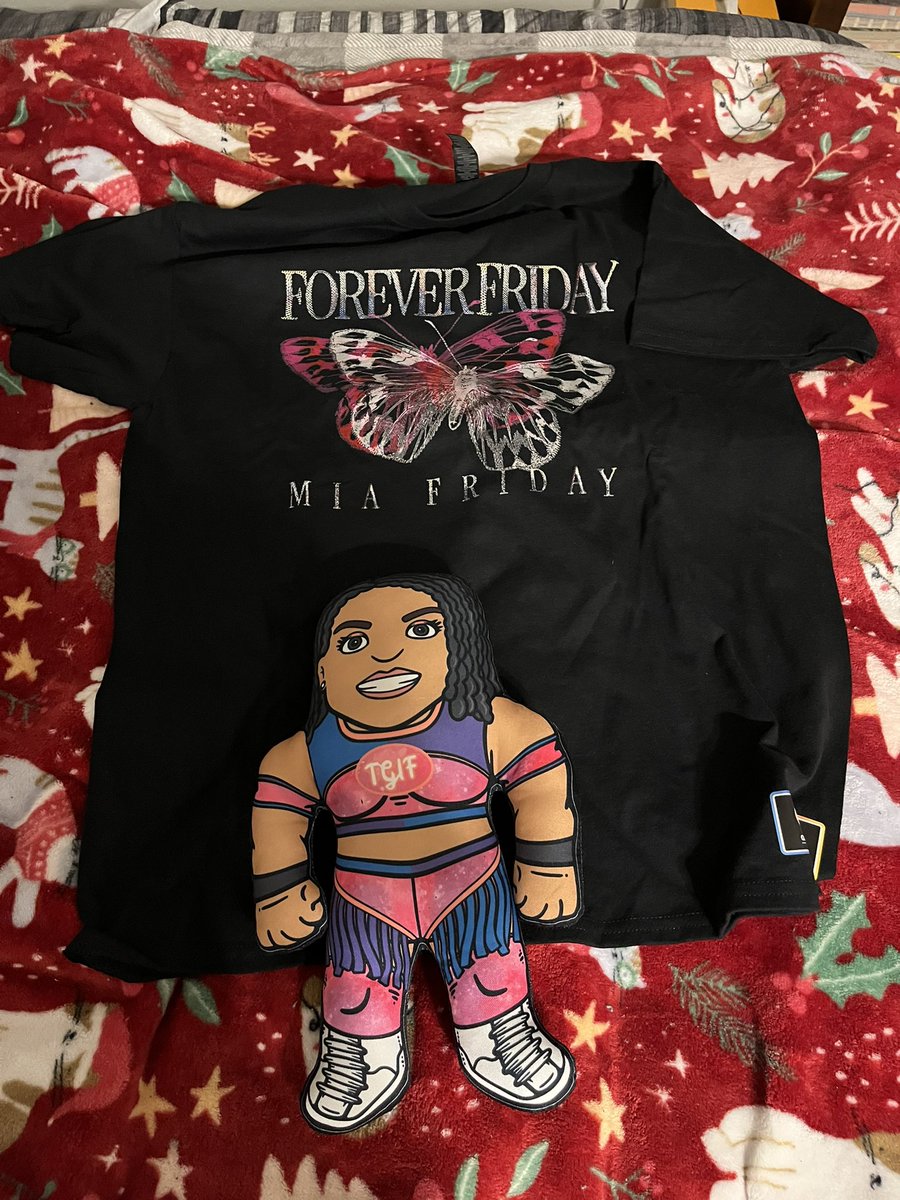 <a href="/ItsMiaFriday/">Mia Friday</a> I love her merch. Make sure u get some