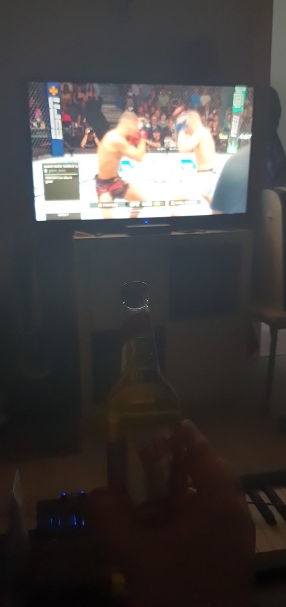 danieldeparter's tweet photo. pünktlich zum Co main Event heimgekommen. So geht Feierabend.
Prost an Elias, Andreas und alle die noch wach sind!
@FightOneCom @BDKraniotakes
#daznfightclub https://t.co/cstbq7lsQ8