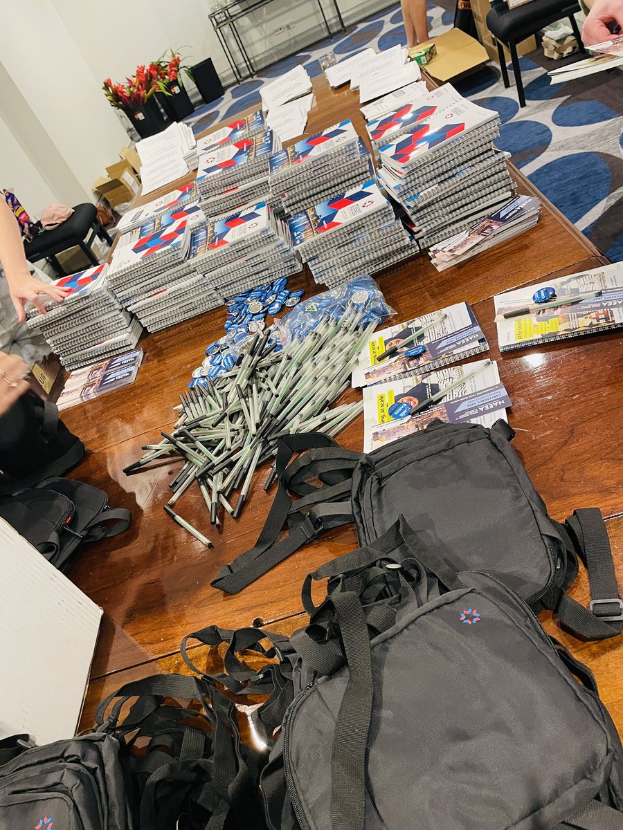 UniSTARS tweet media