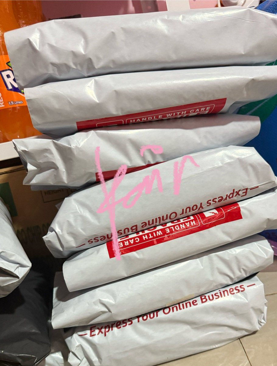 Dewkey6's tweet image. SHIPPING: 📦CN CLAIMS BATCH 18📦

Picked up today. Will update tracking numbers on the ml tonight. Thank you so much 🥰

( rainstnc.carrd.co ) 

 #rainupdates