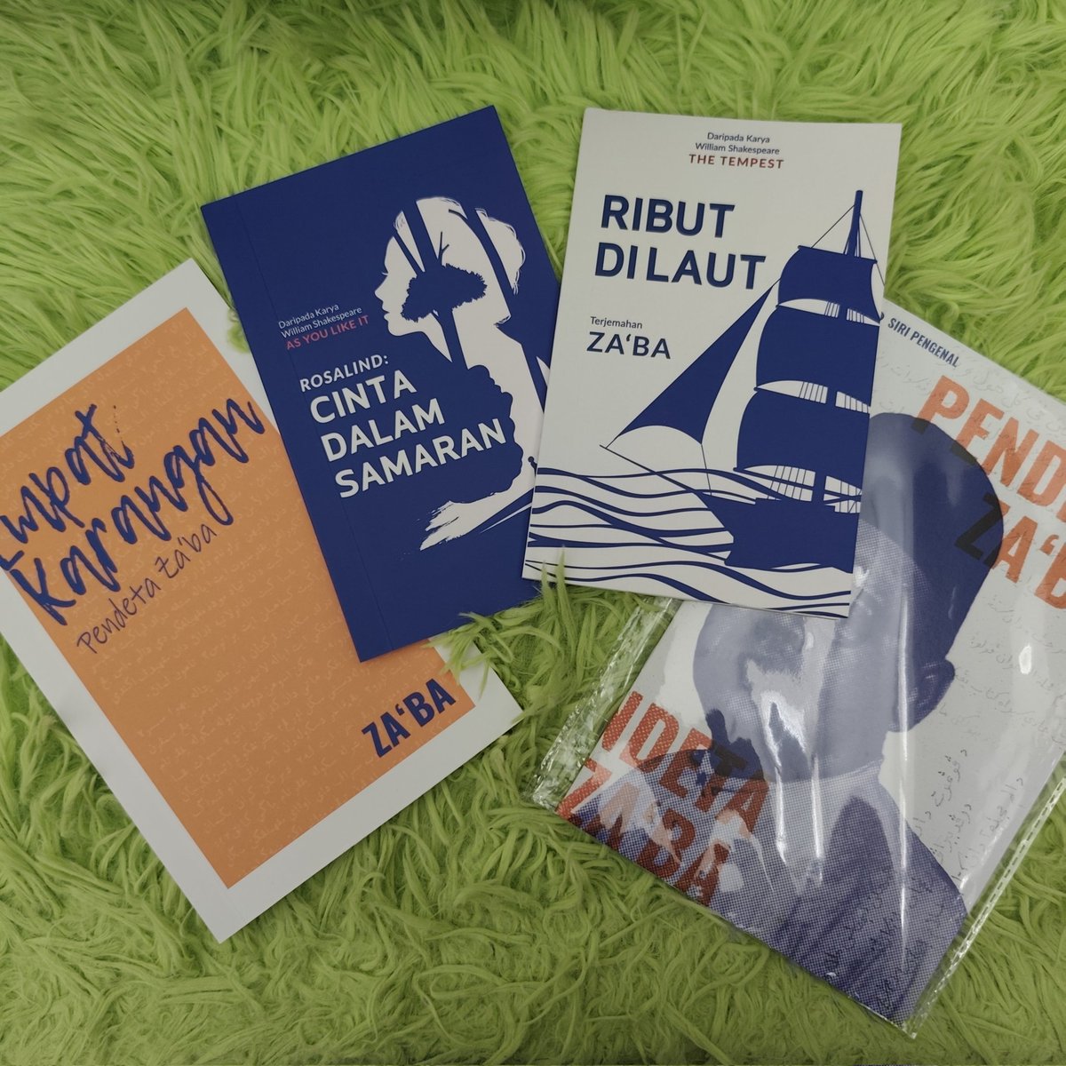 Kakchik masih ambil tempahan Kombo Za'ba ini ya.

Tiada PS Charge.