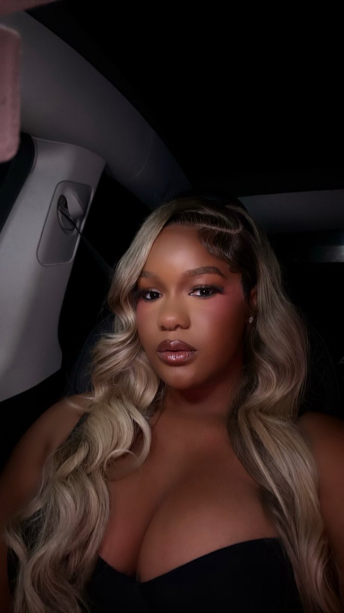 TheeKennedyMoon's tweet image. Entering my Savannah James Era.