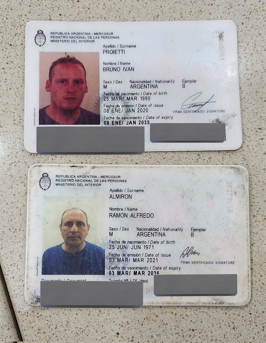 Documentos encontrados en el banquete

LA RENGA HURACAN DNI
#larenga #huracan