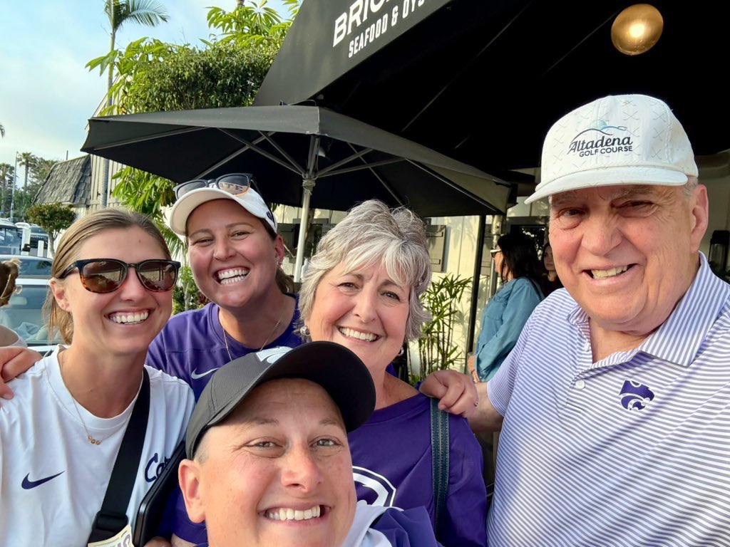 When mom &amp; dad come to visit 💜&gt;&gt;&gt;

<a href="/KStateSOC/">K-State Soccer</a> #GoCats