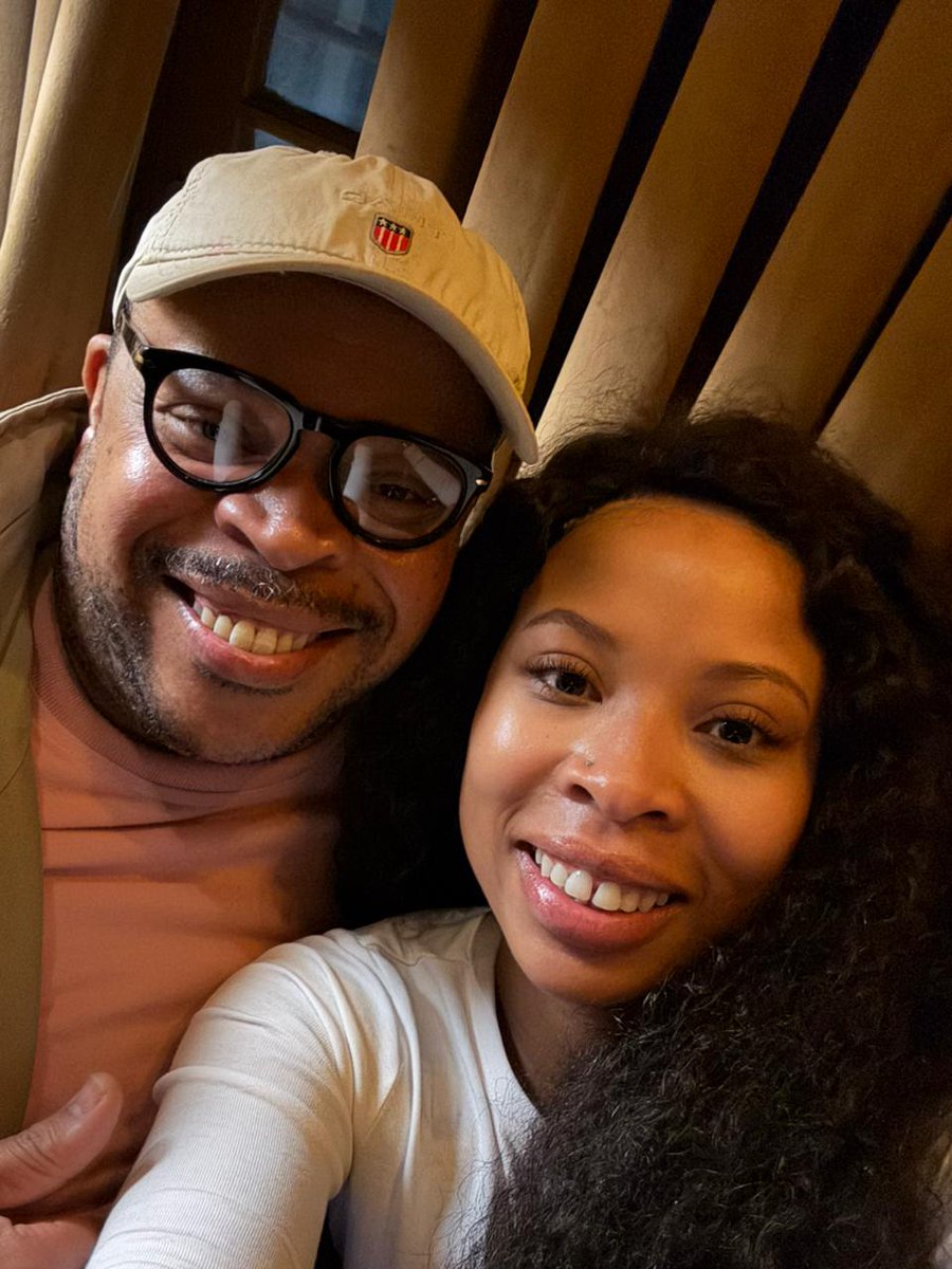 Aaah my heart melted...two of my fave Cape Townians met and sent me a pic...or should I say from KwaMashu and Ntuzuma: To the world!! ...I love you both.