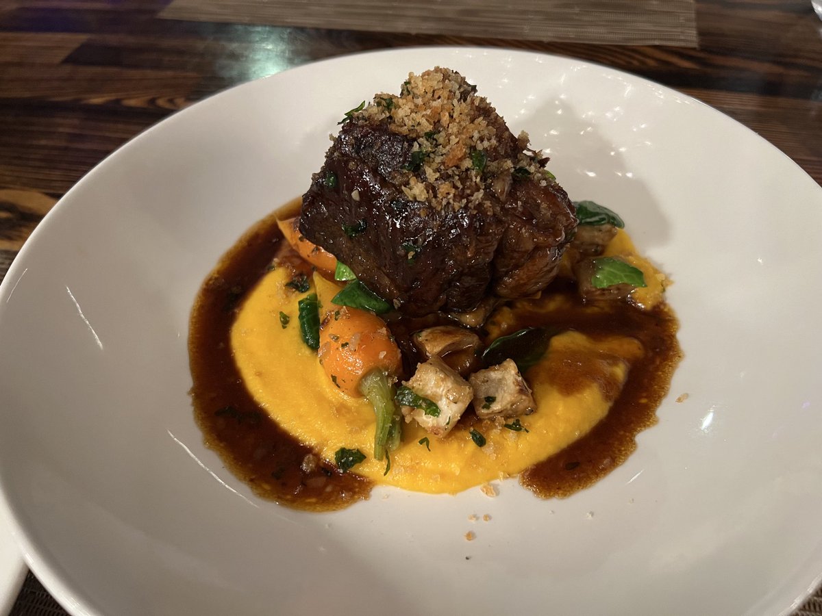 Happy National Foodie Day!🍽️✨

What’s the best bite you’ve had this year?? Always looking for more spots to try!