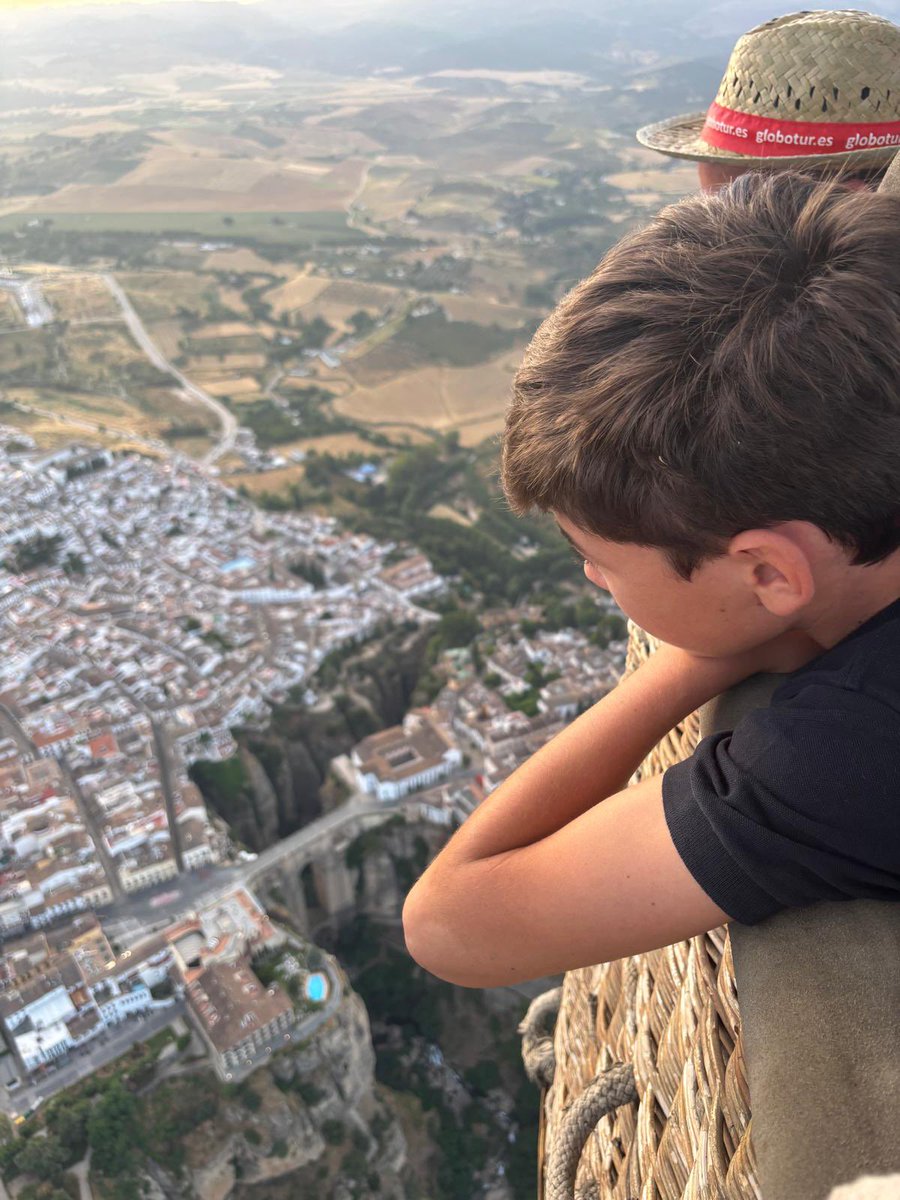 globoturfly (@globoturfly) on Twitter photo 🌞¡Verano + Globo Aerostático = Magia Pura! ✨Imagina flotar sobre paisajes impresionantes mientras el sol pinta el cielo. Vistas inigualables garantizadas 👍🏻
¡Escapa de lo común este verano! #VuelaAlto Vuela con <a href="/globoturfly/">globoturfly</a>
#EscapadadeVerano #TiempodeAventura #SomosGlobotur 🌞¡Verano + Globo Aerostático = Magia Pura! ✨Imagina flotar sobre paisajes impresionantes mientras el sol pinta el cielo. Vistas inigualables garantizadas 👍🏻
¡Escapa de lo común este verano! #VuelaAlto Vuela con <a href="/globoturfly/">globoturfly</a>
#EscapadadeVerano #TiempodeAventura #SomosGlobotur